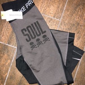 BNWT Nike Pro SoulCycle Crop Leggings